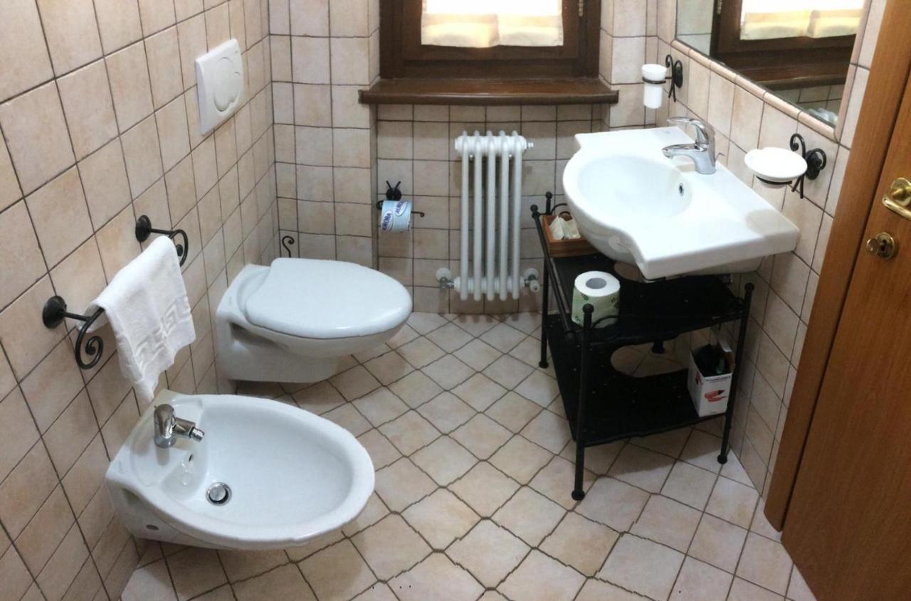 Il Castagno Bed & Breakfast Montemonaco Bagian luar foto