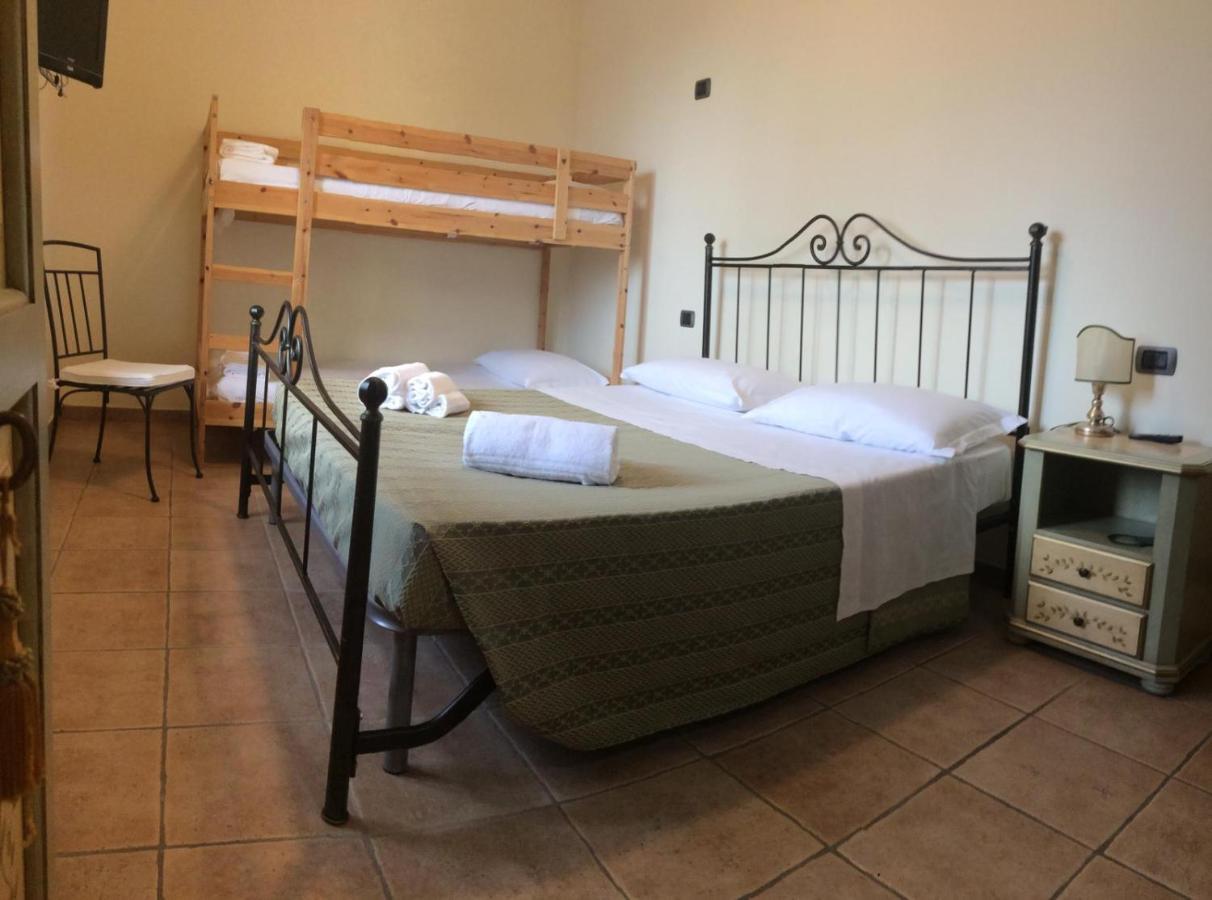 Il Castagno Bed & Breakfast Montemonaco Bagian luar foto